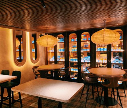 Control de iluminación restaurante Hombre Pez